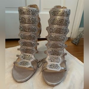 Vince Camuto Imagine Gavin Heels, Gold, Size 8